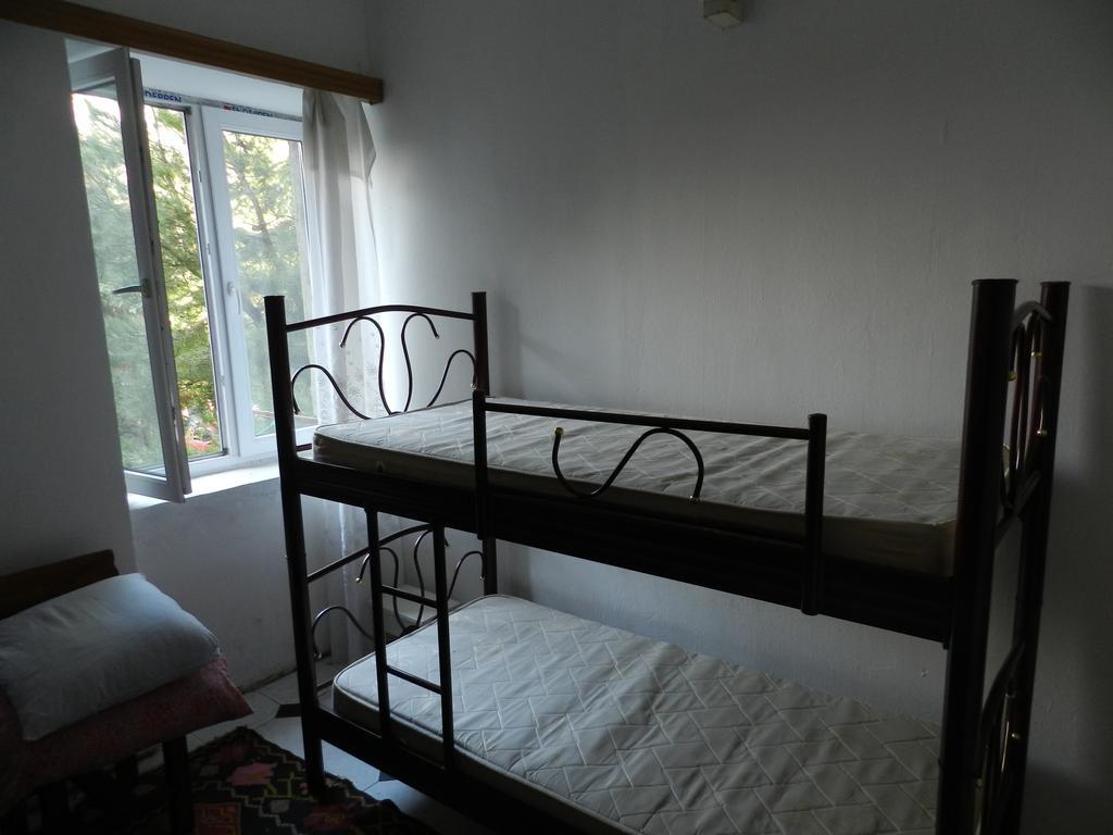 Apartment Retro Тбилиси Екстериор снимка